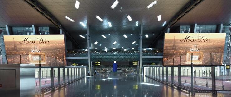 卡塔爾機場廣告